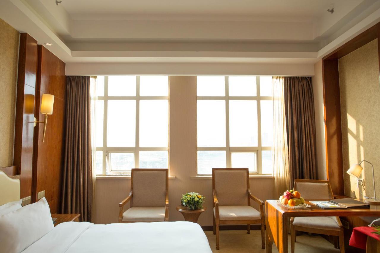 Mong Cai Hong Van Grand Hotel מראה חיצוני תמונה