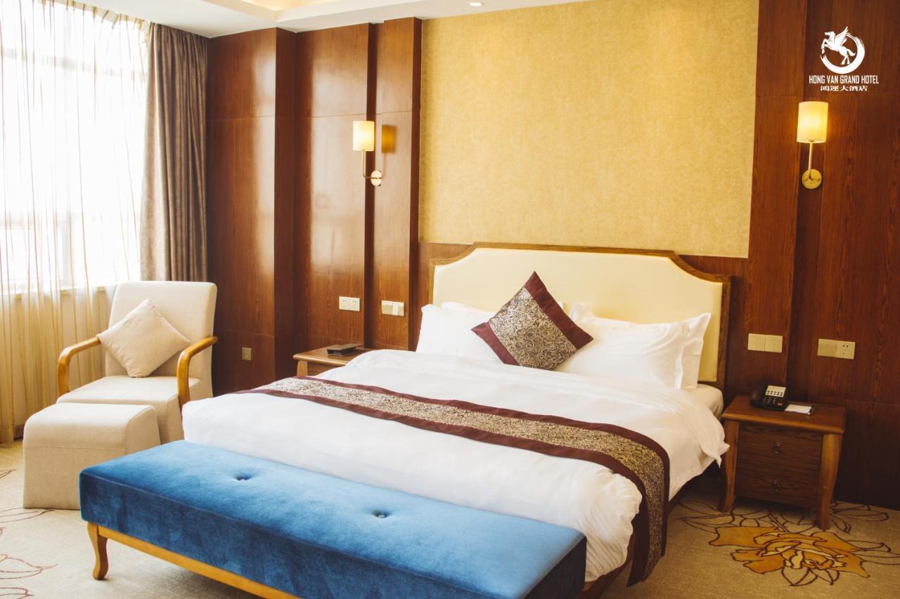 Mong Cai Hong Van Grand Hotel מראה חיצוני תמונה