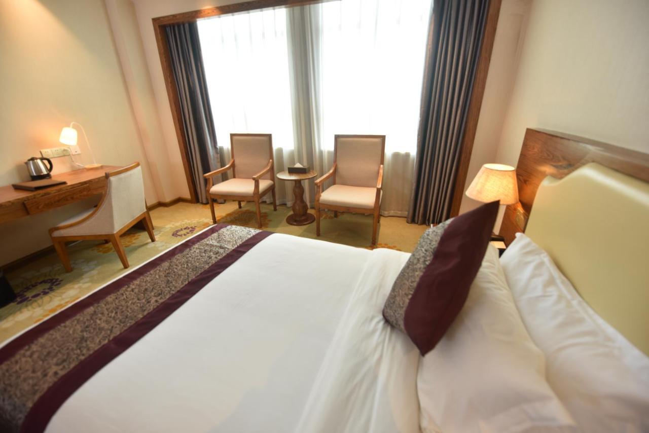 Mong Cai Hong Van Grand Hotel מראה חיצוני תמונה