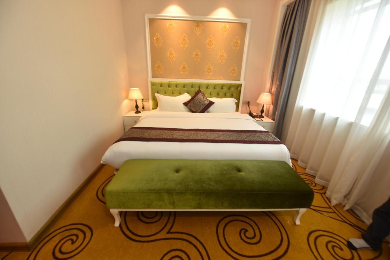 Mong Cai Hong Van Grand Hotel מראה חיצוני תמונה