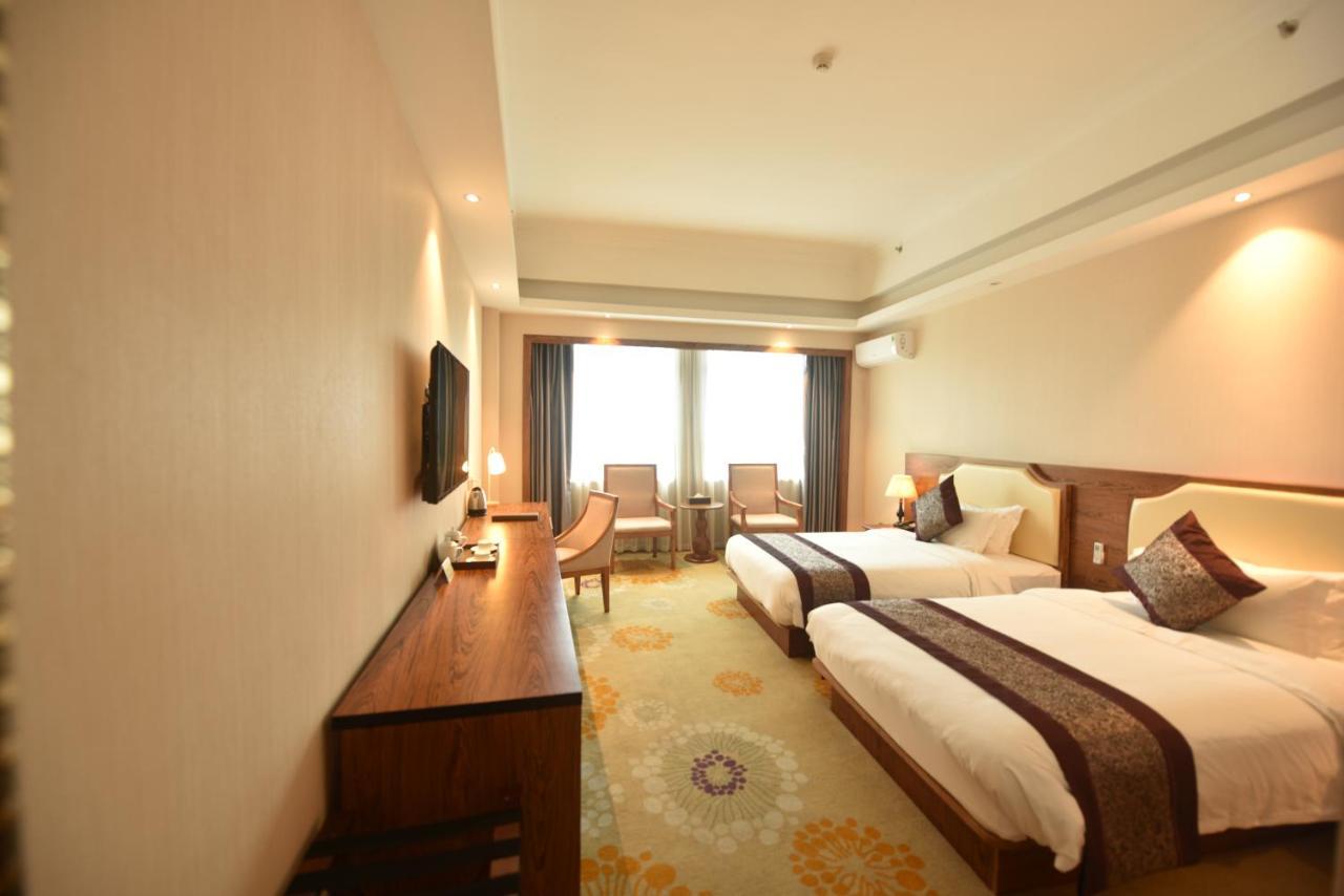 Mong Cai Hong Van Grand Hotel מראה חיצוני תמונה
