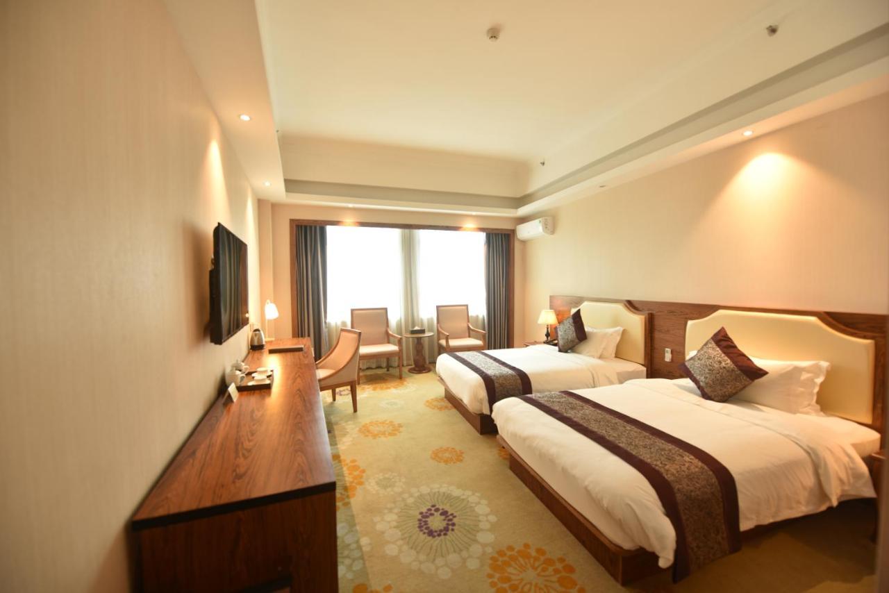 Mong Cai Hong Van Grand Hotel מראה חיצוני תמונה