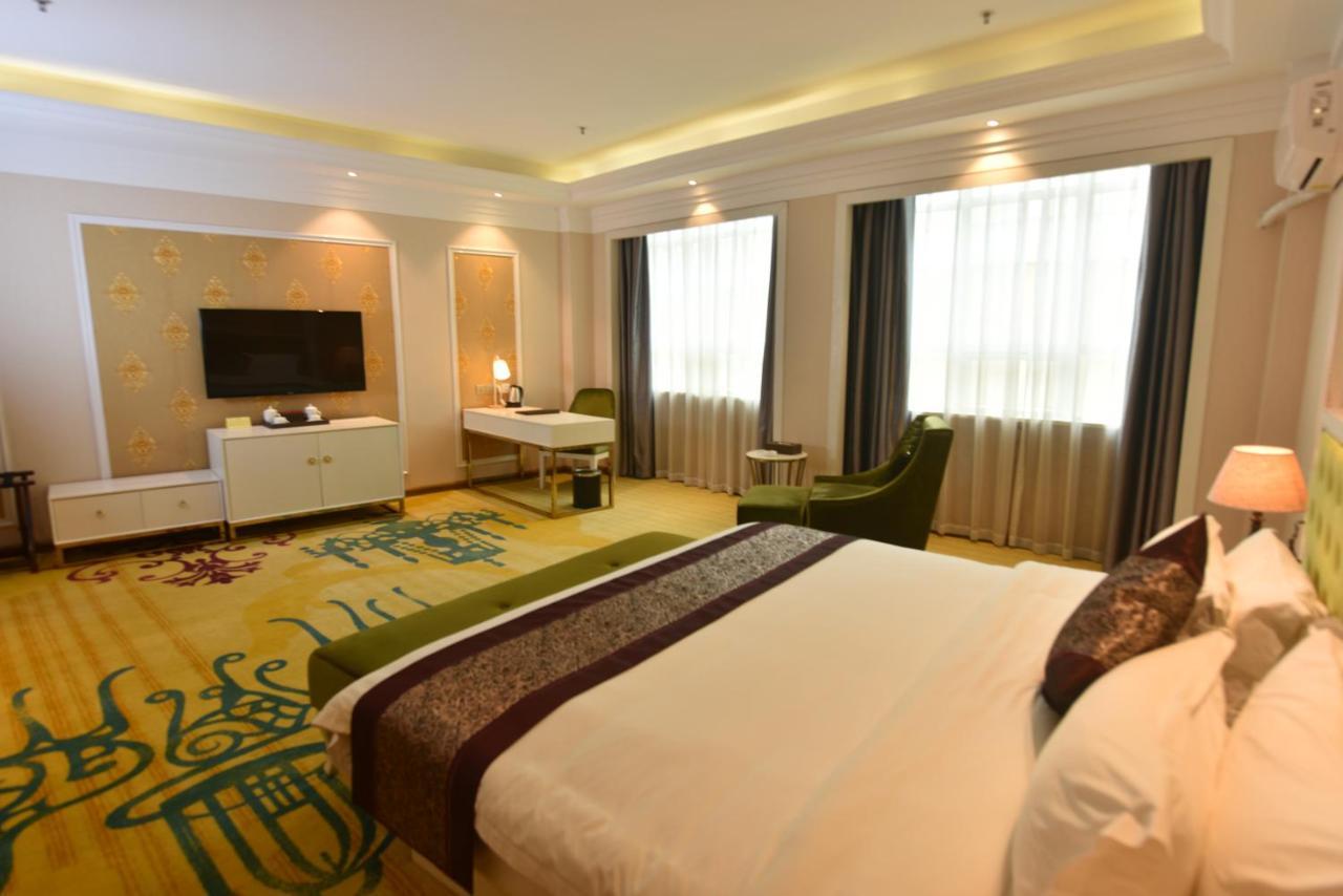 Mong Cai Hong Van Grand Hotel מראה חיצוני תמונה