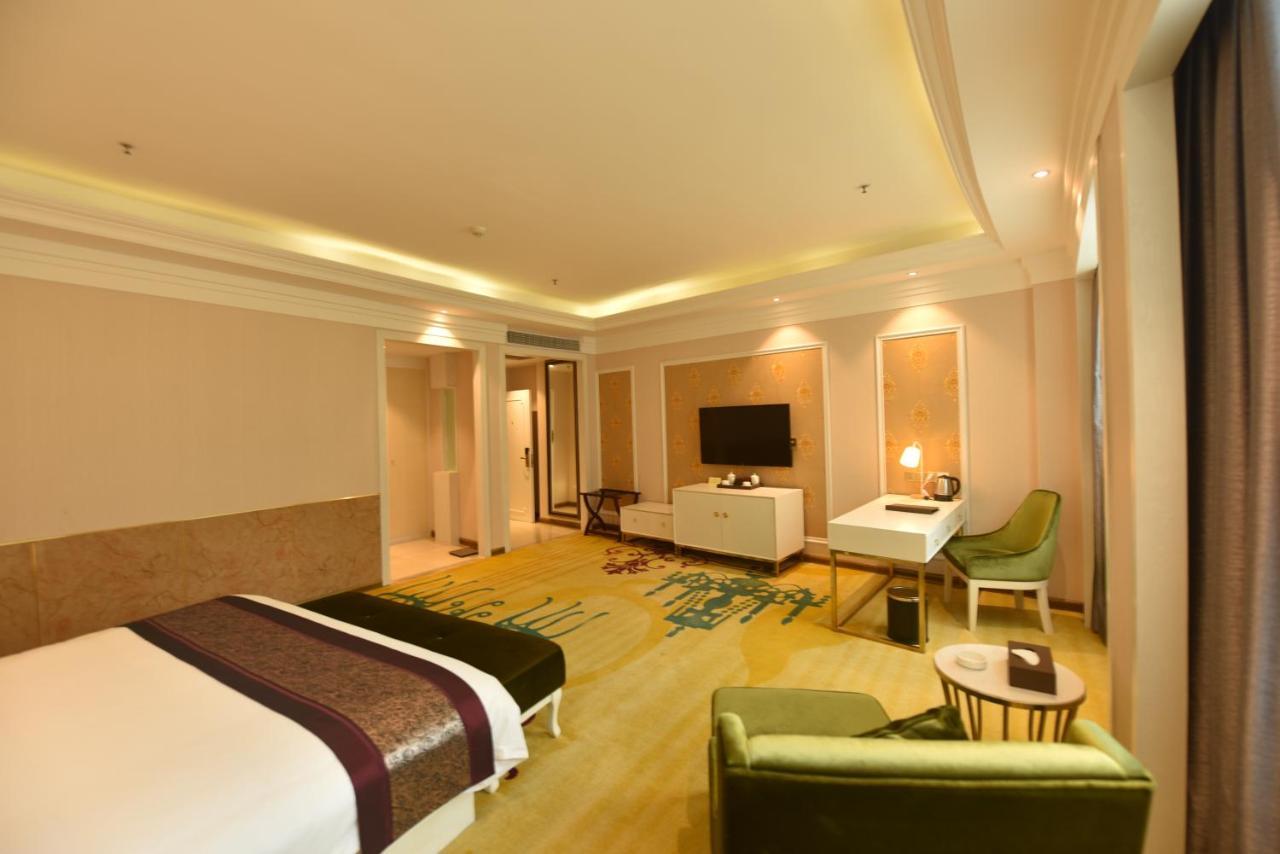 Mong Cai Hong Van Grand Hotel מראה חיצוני תמונה