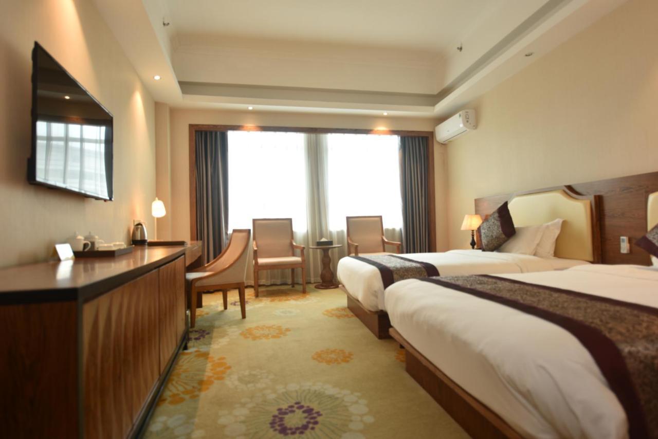 Mong Cai Hong Van Grand Hotel מראה חיצוני תמונה